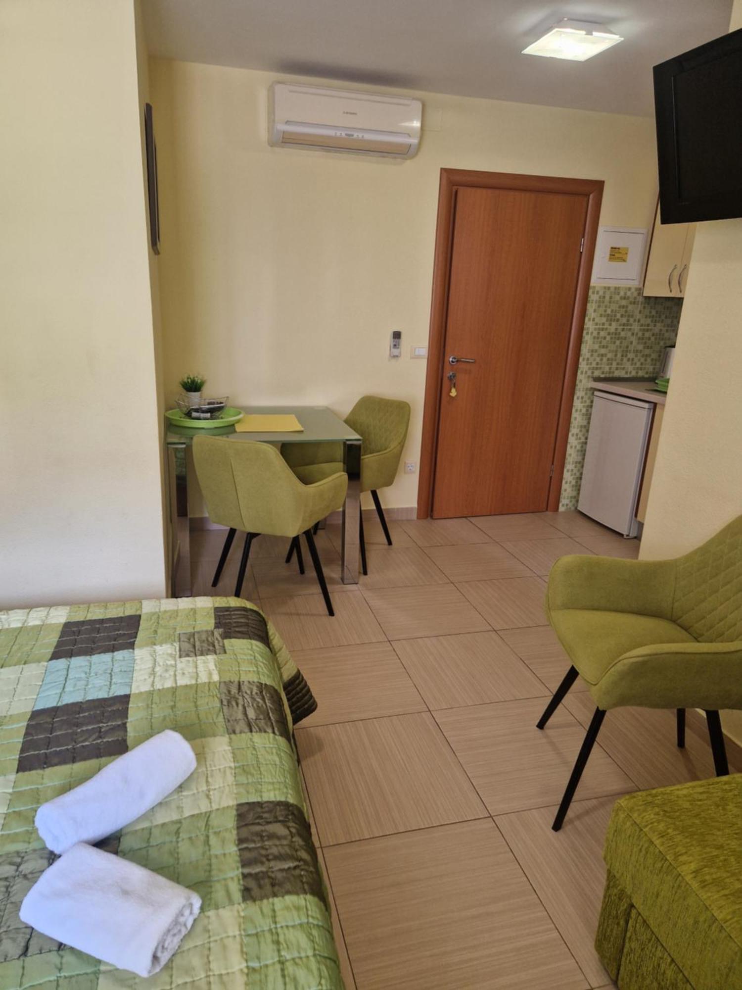 Villa Grgo Apartments Tucepi Exterior photo
